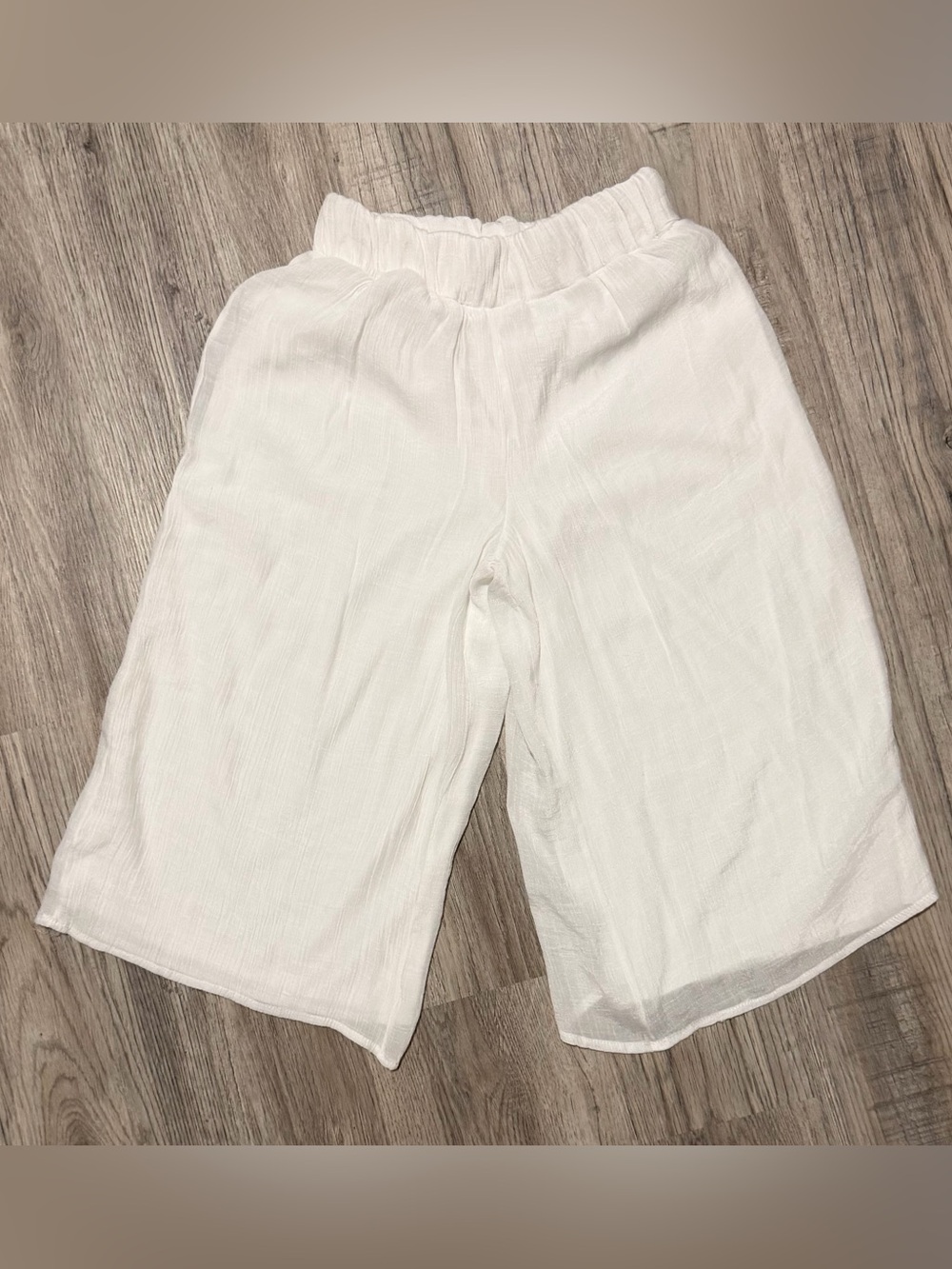 Elastic waist Bermuda shorts